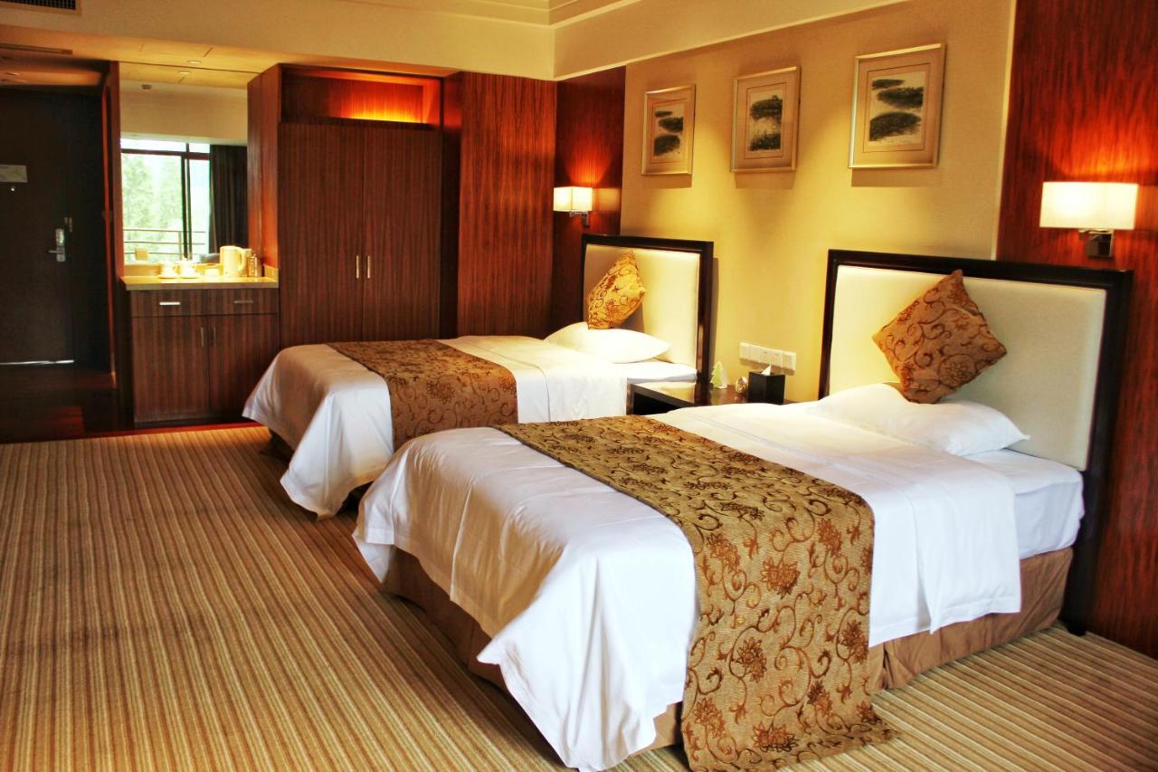 Jinling Riverside Hotel Нанкин Екстериор снимка