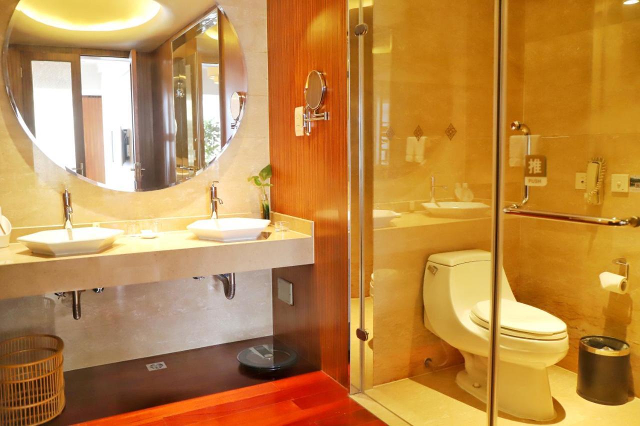 Jinling Riverside Hotel Нанкин Екстериор снимка