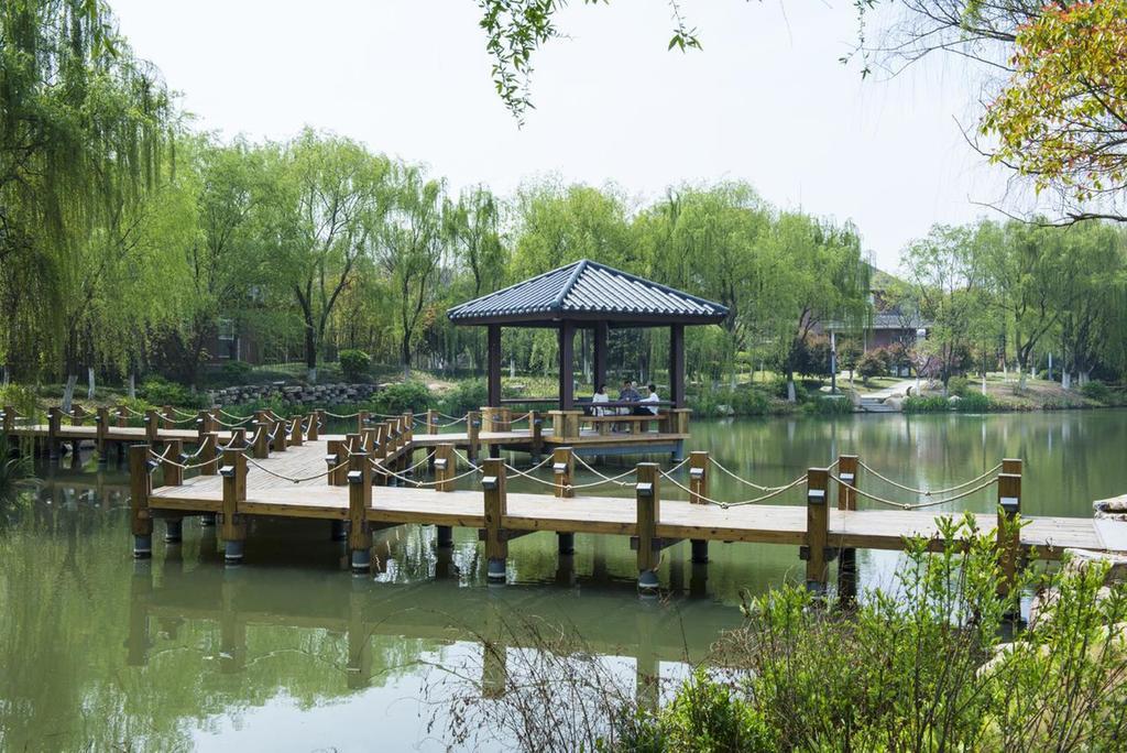 Jinling Riverside Hotel Нанкин Екстериор снимка