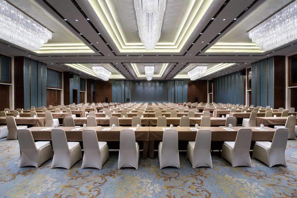 Jinling Riverside Hotel Нанкин Екстериор снимка