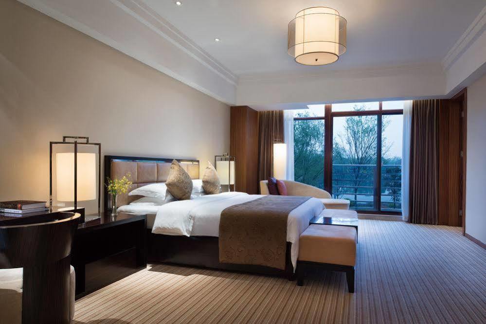 Jinling Riverside Hotel Нанкин Екстериор снимка